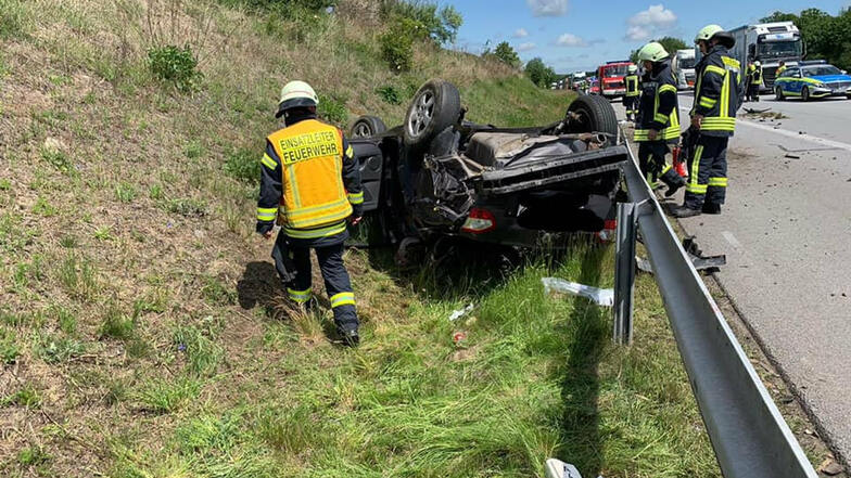 Die Autobahn ist inzwischen auch das Revier der Jänkendorfer Wehr. Technische Hilfeleistung war am 26. Mai bei diesem schweren Unfall zwischen dem Tunnel und der Anschlussstelle Nieder Seifersdorf. gefordert.  Hier musste der schwer verletzte Fahrer aus dem Pkw  befreit werden. 