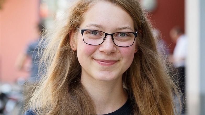 Alisia Smolka (l.) hat ihr Abitur am Augustum-Annen-Gymnasium mit 1,0 gemacht ...