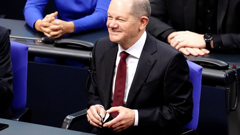 Die Freude ist ihm anzusehen: Olaf Scholz (SPD) nach seiner Wahl zum Bundeskanzler.