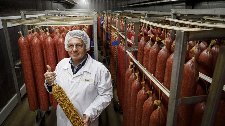 Claus Hein leitet die Niederschlesische Wurstmanufaktur in Görlitz. Höhere Abgaben für Fleisch hält er grundsätzlich für sinnvoll - sie müssen aber beim Erzeuger landen.