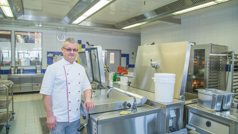 Uwe Walter ist der Geschäftsführer der Küchenbetriebe Martinshof in Rothenburg.