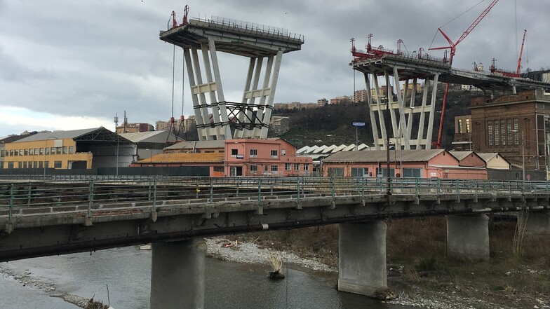 Wie Genua die eingestürzte Brücke wieder aufbaut 