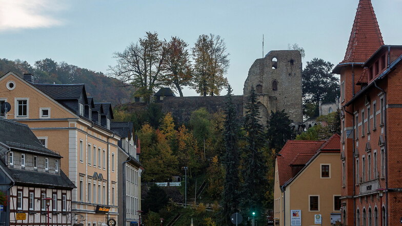 Die Burgruine ist Tharandts bekanntestes Wahrzeichen und von weitem sichtbar.