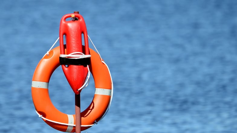 Ein 76-Jähriger ist am Dienstag beim Baden im Albrechtshainer See ums Leben gekommen.