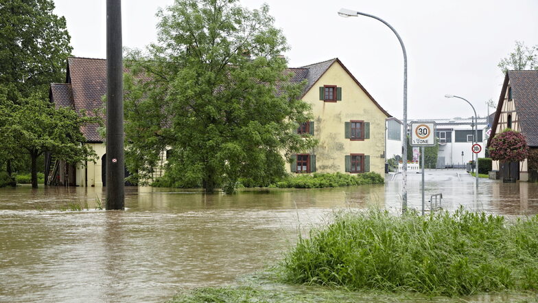 Manche Wohngebäudeversicherungen decken Hochwasserschäden ab.
