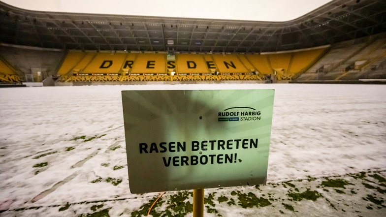 Betreten verboten? Am 29. Januar musste Dynamos Spiel gegen Bayern München II abgesagt werden – und nun schlägt der Winter erst so richtig zu.