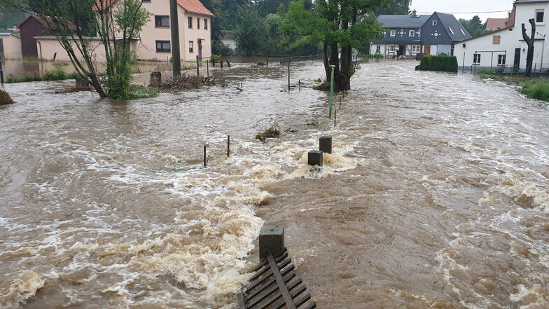 Am 17. Juli dieses Jahres richtete Hochwasser vor allem in Neukirch/Lausitz (Foto) und Steinigtwolmsdorf große Schäden an.