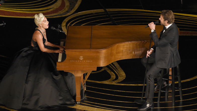 Lady Gaga und Bradley Cooper singen ihr Duett.