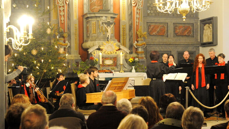 Weihnachten in der Schlosskirche Seußlitz - hier noch das Ensemble ars musica.