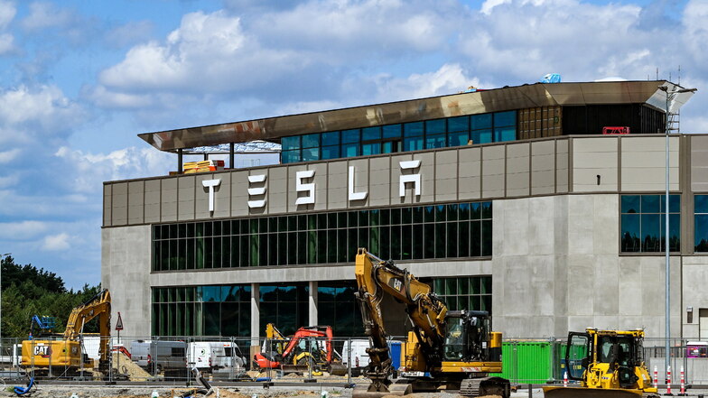 Blick auf das Werk der Tesla Gigafactory in Grünheide.