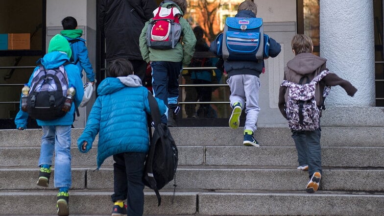 1.500 Kinder aus Flüchtlingsfamilien können derzeit in Sachsen wegen fehlender Plätze nicht in die Schule gehen.