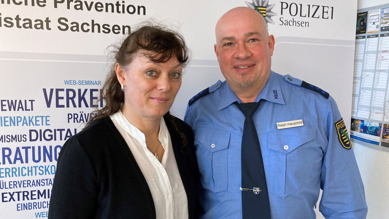 Sandra Riedel und Ralph Hausschild sind bei der Polizeidirektion Görlitz auch für Prävention gegen Trickbetrüger zuständig.