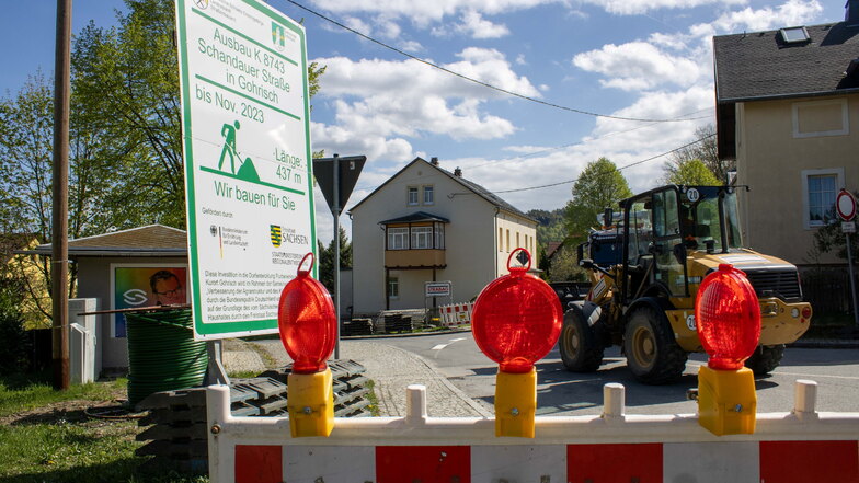 Die gute Nachricht vorab: Seit 12. April ist die Schandauer Straße in Gohrisch wieder frei. Die schlechte Nachricht dabei: Der Bau wird teurer als geplant.