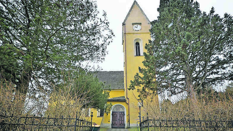 Die Kirche in Simselwitz ist in den 1980-er Jahren schon einmal saniert worden. Jetzt gibt es neuen Sanierungsbedarf.