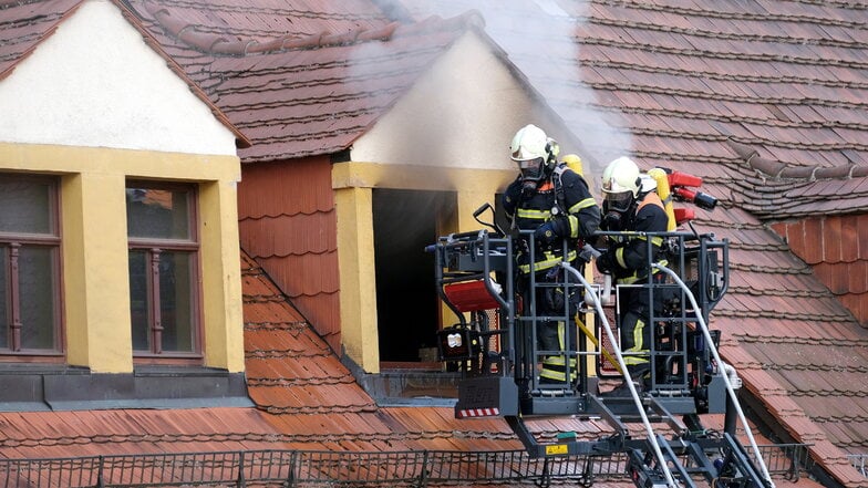Küchenbrand in Meißen: Zugestellte Flächen behinderten die Retter