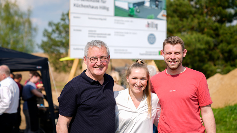 Baustelleneröffnung: Offizieller Baustart für den neuen Standort im Weixdorfer Gewerbegebiet. Hillig investiert über 2 Millionen Euro in neuen Standort.