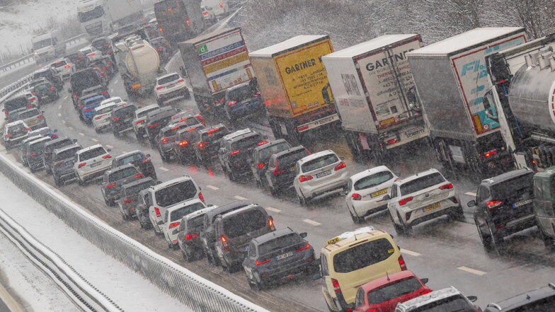 Wintersport-Staus: Volle Autobahnen am kommenden Wochenende