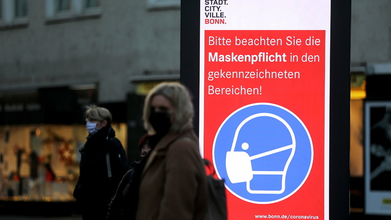 Kontaktbeschränkung nur für Ungeimpfte? Knapp 74 Prozent der Deutschen findet das laut einer Umfrage angemessen.