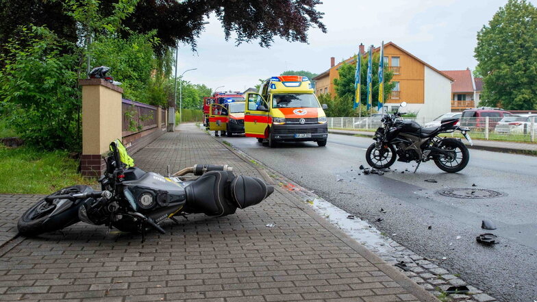 An dieser Stelle an der Hauptstraße in Pethau ereignete sich der Motorradunfall.