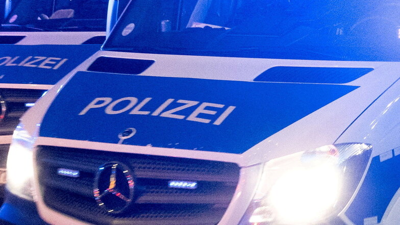 Autofahrerin bei Unfall mit drei Autos in Dresden verletzt