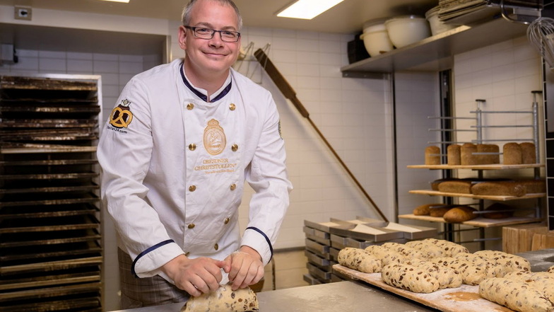Marlon Gnauck in seiner gleichnamigen Bäckerei in Ottendorf-Okrilla. Jetzt will er den Gewerbeverein wieder "auf die Beine stellen".