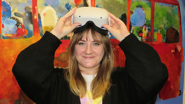 So sieht eine VR-Brille aus. Jessica Udhardt veranstaltet am 15. Februar für Senioren einen Workshop in Trägerschaft des Mediennetzwerkes Lausitz. „Einfach vorbeikommen und Spaß haben“, meint die 26-Jährige.