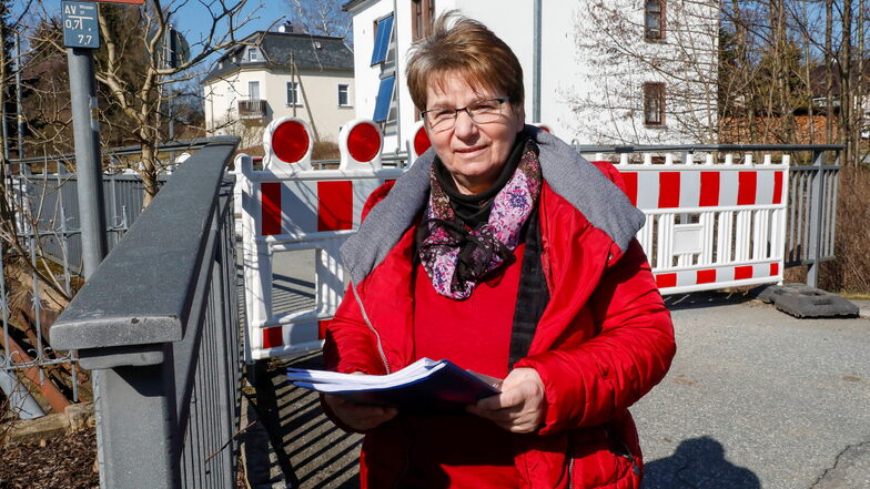 Diese gesperrte Brücke an der Arno-Förster-Straße in Seifhennersdorf ist wichtig. Aber vielleicht gibt es nach ihrem Abriss eine ganz andere Variante - überlegt Bürgermeisterin Karin Berndt.