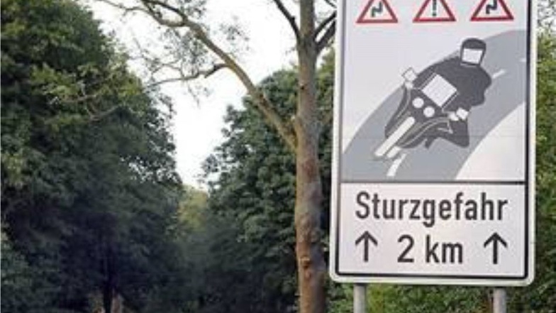 Die Stadt Altenberg möchte Biker auf die Gefahren hinweisen und solche Schilder aufstellen.