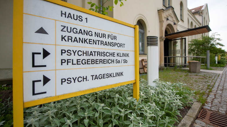 Ein Vorfall in der Psychiatrischen Klinik in Radebeul landete vor Gericht. Ein Patient hatte zwei Ärzte angegriffen und geschlagen.