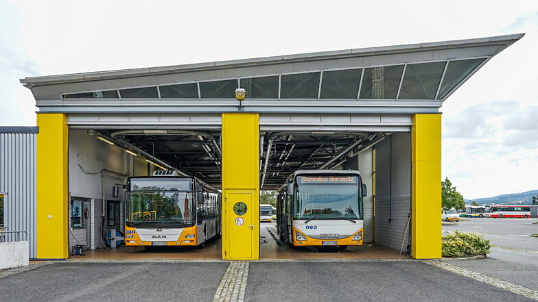 Am Freitag bleiben beim Unternehmen Regionalbus Oberlausitz viele Busse im Depot - das Unternehmen ist zum Streik aufgerufen. Deshalb fallen im Landkreis Bautzen viele Fahrten aus.