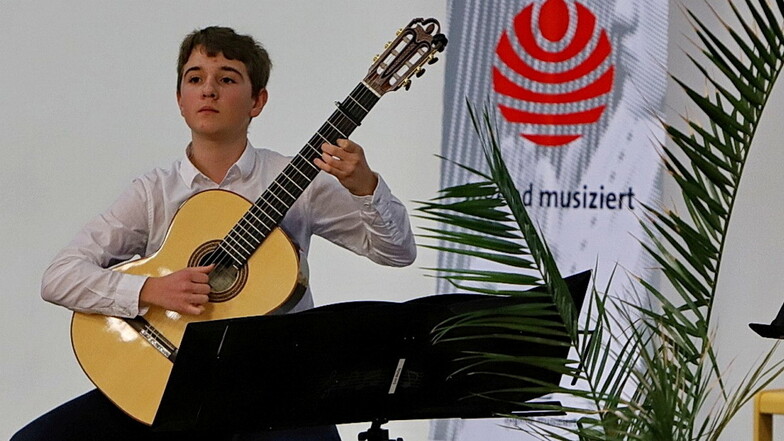 Emil Maria Weißig aus Gaußig ist einer von zwei Schülern der Kreismusikschule Bautzen, die zum Bundeswettbewerb "Jugend musiziert" fahren.