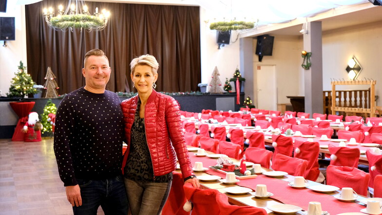 Hagen Pelz, der mit seiner Frau Gritt Würdig-Pelz das Kulturhaus Niederau betreibt, will Bürgermeister werden.