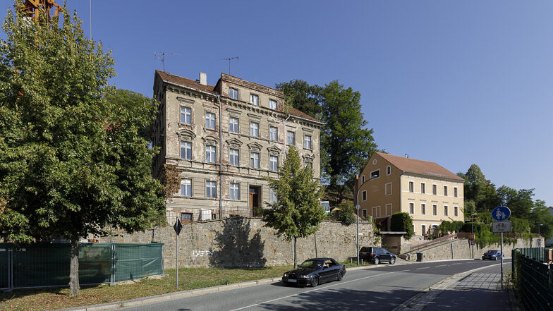 Das stattliche Haus oberhalb der Stützmauer an der Rothenburger Straße hat nun eine neue Zukunft.