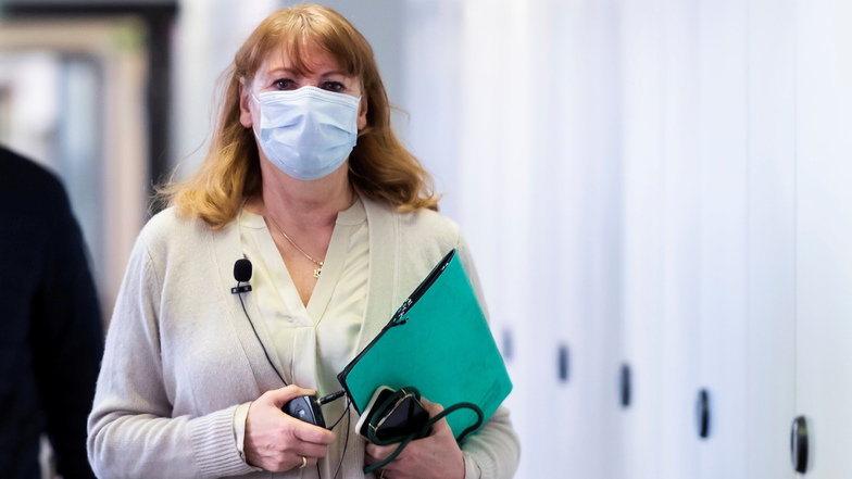Gesundheitsministerin Petra Köpping, SPD, hält eine Analyse der Corona-Infektionen in Alten- und Pflegeheimen des Freistaates für erforderlich.