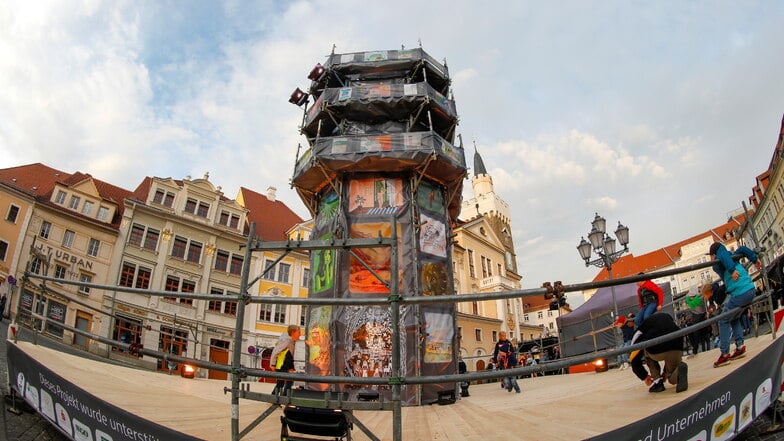 Auf dem Altmarkt war ein kleiner Bruder des Gusseisernen Turms aufgebaut.