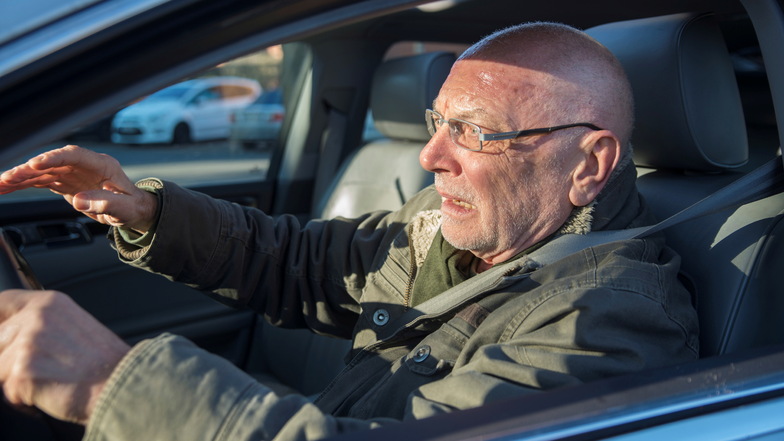 Soll für ältere Autofahrer ein Pflichtcheck kommen?
