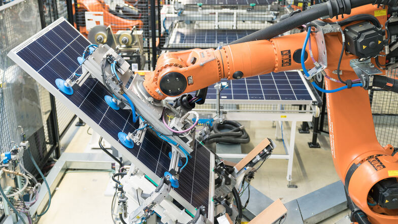 Die Solarwatt GmbH in Dresden ist führender deutscher Hersteller von Photovoltaiksystemen,