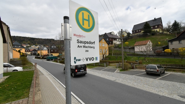 Von Saupsdorf schafft man es mit dem Bus nicht so schnell wie vorgesehen ins nächstgelegene Mittelzentrum. Der Grund ist eine politische Entscheidung.