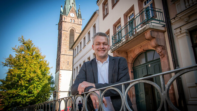 Der neue Superintendent des Kirchenbezirks Leisnig-Oschatz wird am Sonntag auch offiziell in sein Amt eingeführt. Dr. Sven Petry ist seit 1. September allerdings schon im Dienst.