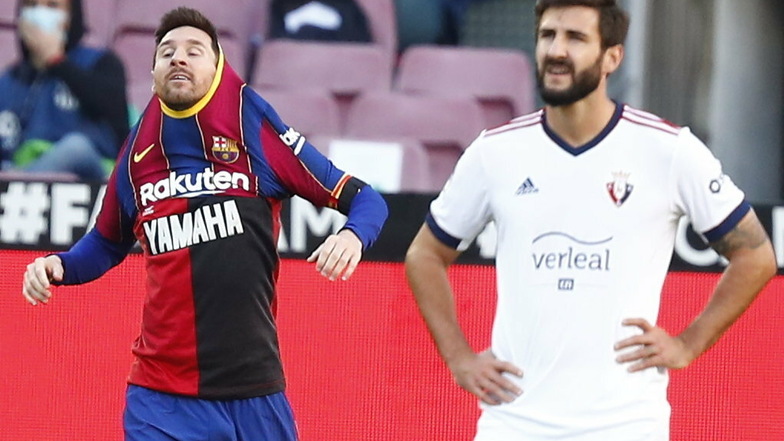 Nach seinem Treffer zum 4:0-Endstand hatte Messi das Barça-Trikot ausgezogen und das rot-schwarze Maradona-Trikot aus der Zeit beim argentinischen Verein Newell's Old Boys, das er darunter trug, enthüllt.