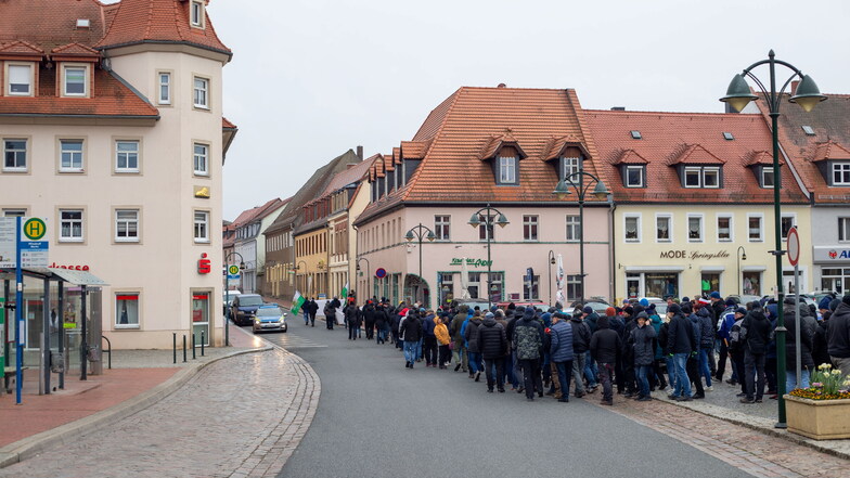 Regelmäßig wird auch in Wilsdruff montags gegen die Corona-Maßnahmen der sächsischen Staatsregierung protestiert. Die Veranstaltungen werden nicht angemeldet.