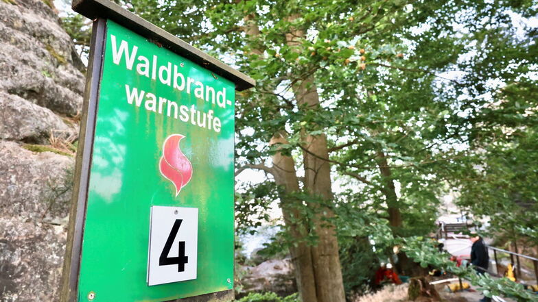 In der Sächsischen Schweiz besuchen gilt aktuell die Waldbrandwarnstufe vier.