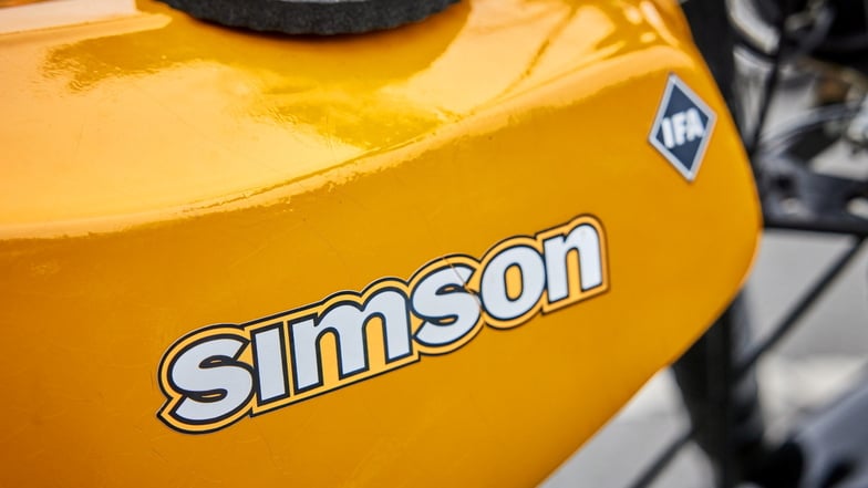 Eine gelbe Simson S 51 ist an der Pestalozzistraße in Hartha gestohlen worden.
