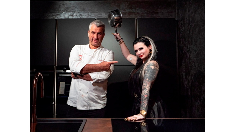 Schlägt sie den Gerd? Die Influencerin Lyn Künstner und der Gourmetkoch Gerd Kastenmeier treffen im Sachsen-Fernsehen zum Kochduell aufeinander.