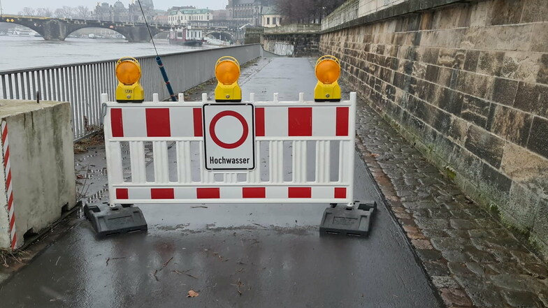 Hochwasser an der Elbe in Dresden