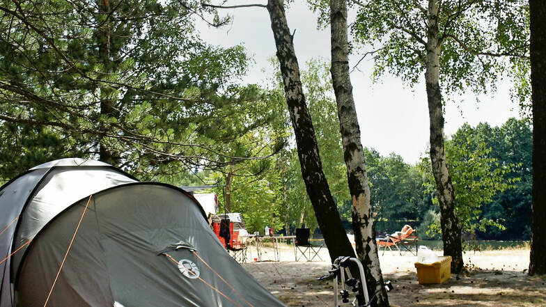 Der Campingplatz am Badesee in Kromlau bietet Campern sogar die Möglichkeit, direkt am Strand zu stehen. Das bleibt auch in Zukunft so, aber auf beschränkterem Raum.