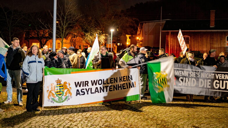 Die Freien Sachsen und die AfD hatten zu Protesten in Kriebethal aufgerufen. Dorthin kamen aber überwiegend Waldheimer.