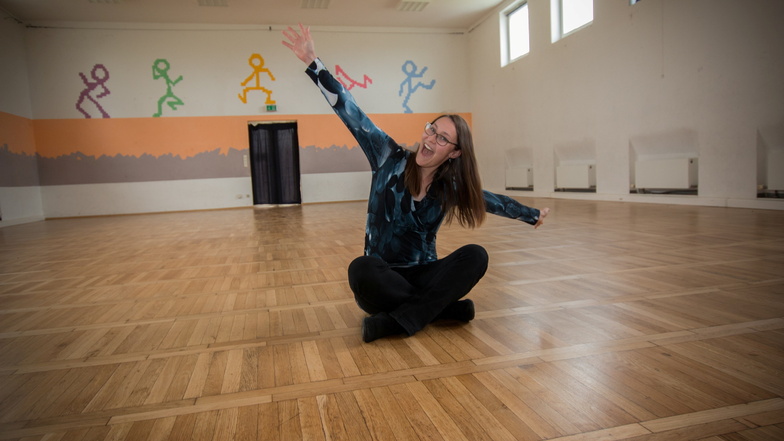 Sina Behrendt ist die neue Leiterin des Jugendfreizeitzentrums „Checkpoint“ in Massanei. Sie hat viele Ideen für die künftige Nutzung des Domizils. Unter anderem möchte sie in der Halle einen Kurs für Pole-Dance und Luftakrobatik leiten.