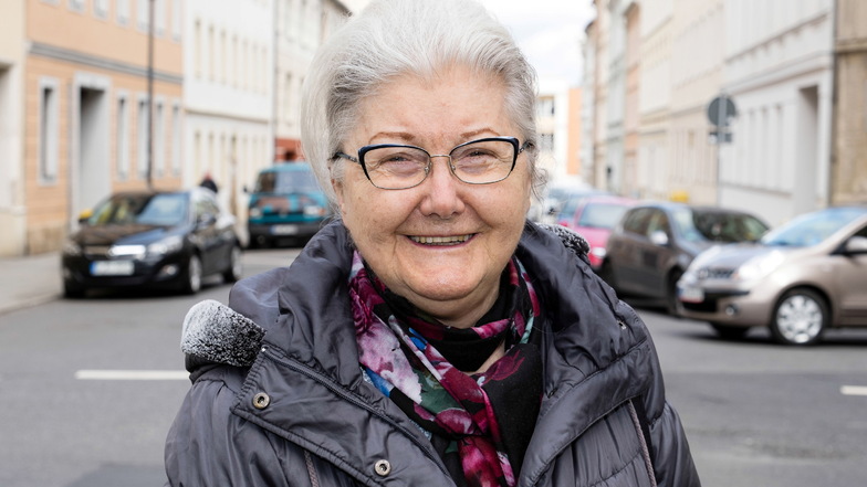 Brigitte Beckmann-Pohl wohnt in der Mittelstraße in Görlitz. Für die Abholung eines DHL-Pakets sollte sie bis in die Konsulstraße laufen - aber das Gehen fällt ihr nicht leicht.