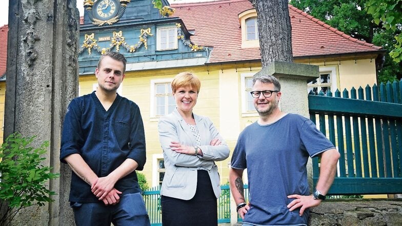Sind stolz auf ihre feine Küche in der Villa Sorgenfrei (von links): Neusternekoch Marcel Kube, Leiterin Antje Kirsch und Betreiber Stefan Hermann.